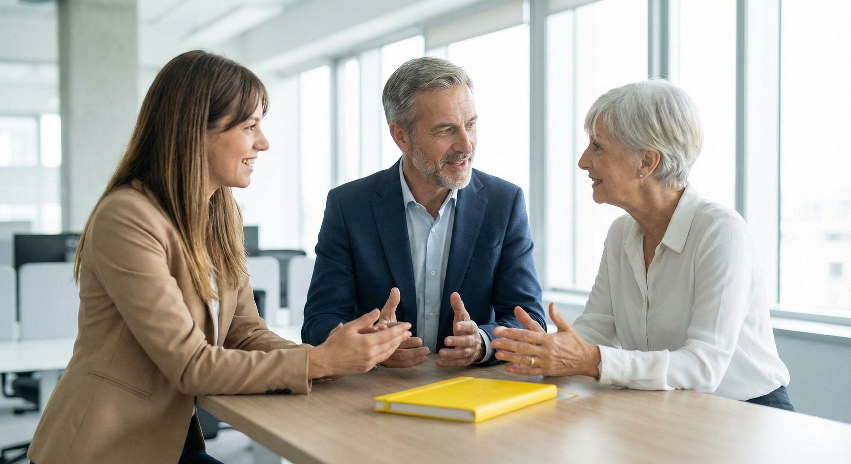 AI genererad: samtal mellan man och två kvinnor